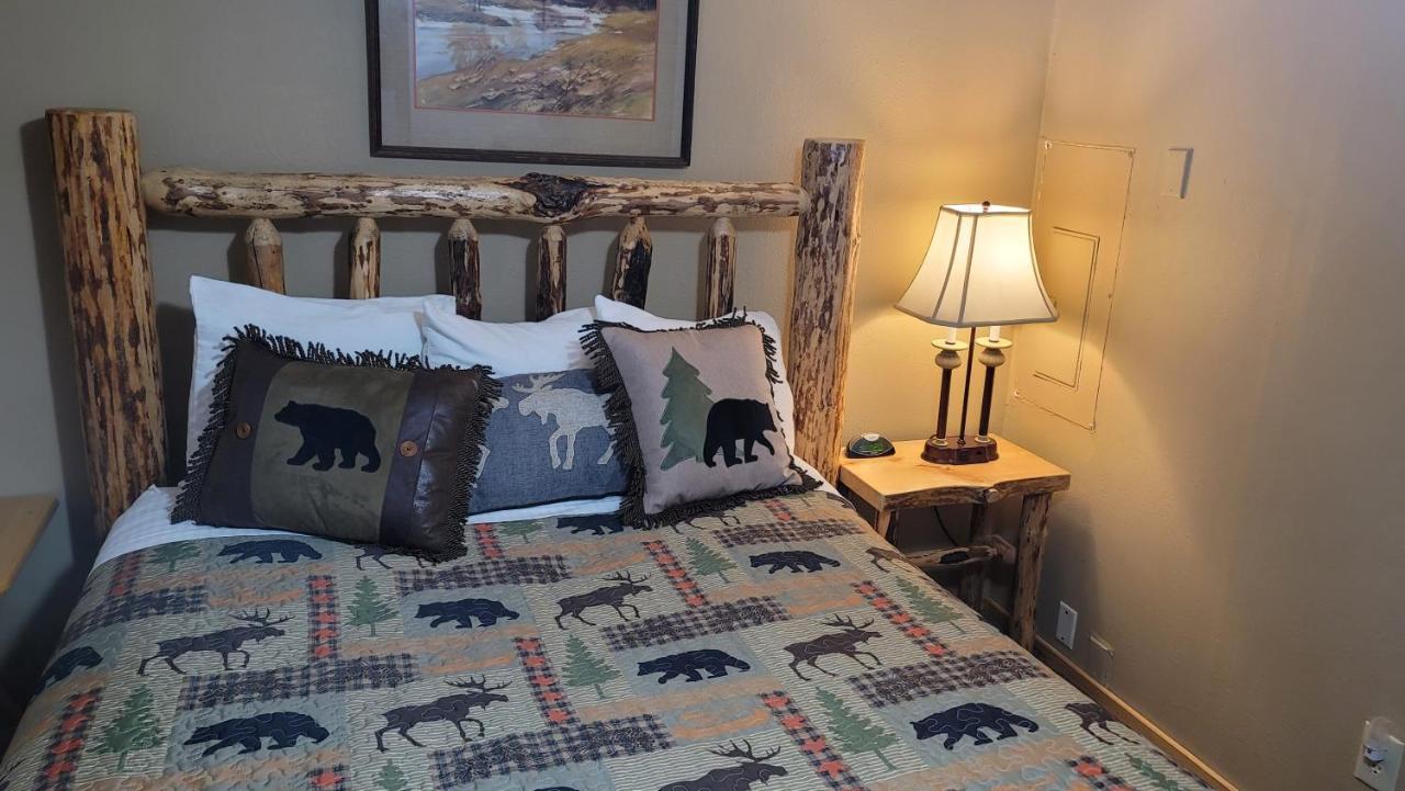 Riverfront Motel & Cabins Thompson Falls Bagian luar foto
